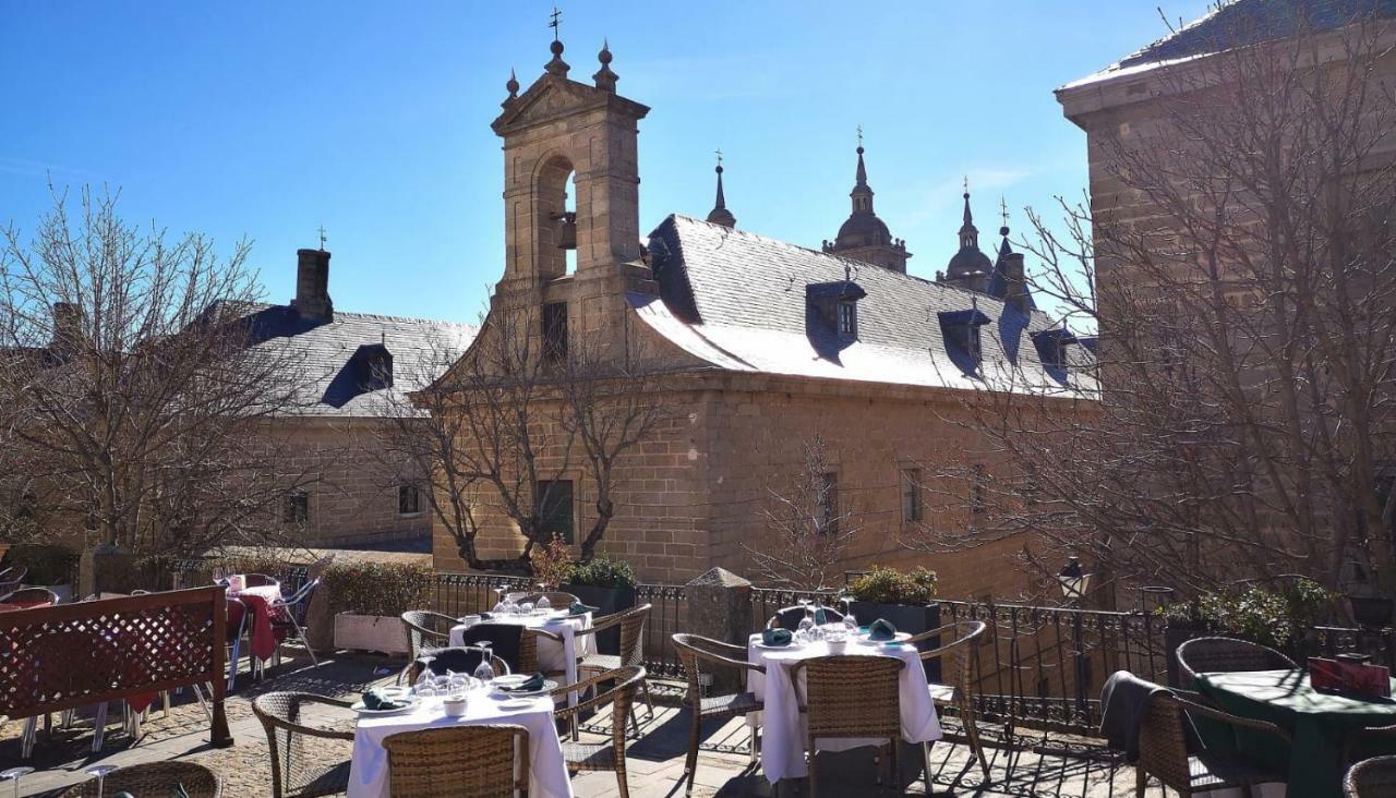 Ferienwohnung Apartamento En Centro Historico De San Lorenzo De El Escorial Exterior foto